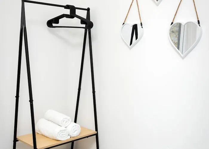 度假居 Comfortable 3 Bedrooms House - Ideal For Family And Contractors - Free Wifi, Projector In Bedroom And Free Parking For 2 Cars