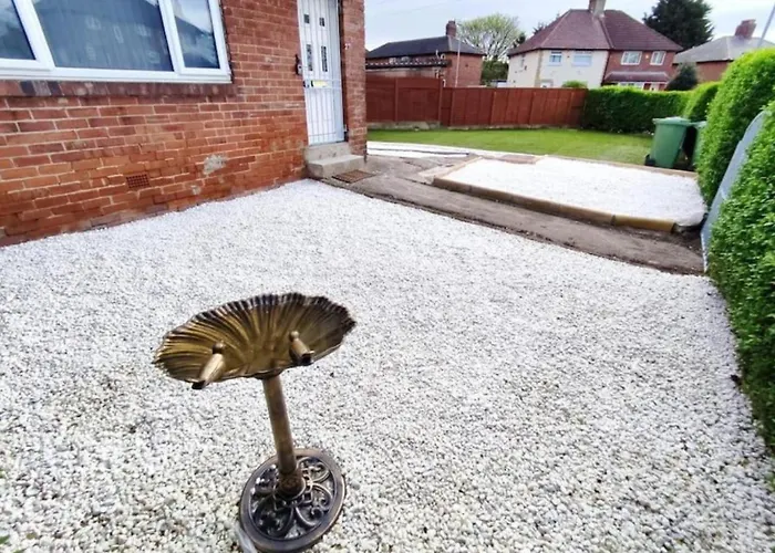 Holiday home Comfortable 3 Bedrooms House - Ideal For Family And Contractors - Free Wifi, Projector In Bedroom And Free Parking For 2 Cars Leeds (West Yorkshire)