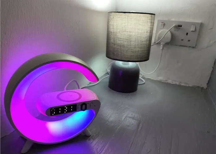 度假居 Comfortable 3 Bedrooms House - Ideal For Family And Contractors - Free Wifi, Projector In Bedroom And Free Parking For 2 Cars