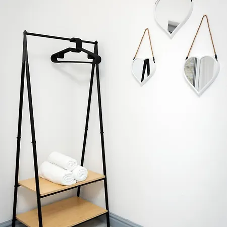 度假居 Comfortable 3 Bedrooms House - Ideal For Family And Contractors - Free Wifi, Projector In Bedroom And Free Parking For 2 Cars