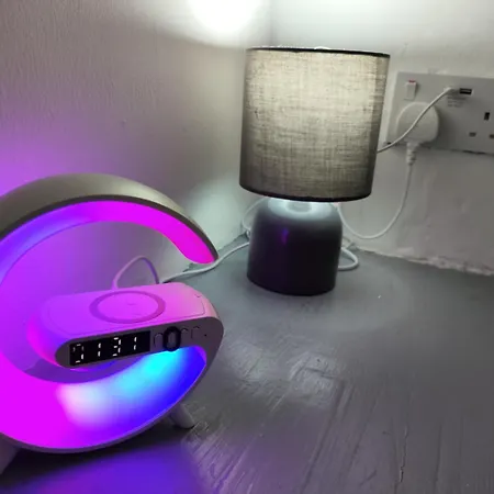 度假居 Comfortable 3 Bedrooms House - Ideal For Family And Contractors - Free Wifi, Projector In Bedroom And Free Parking For 2 Cars